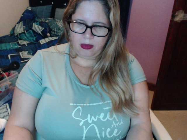 ElizabethTaylor8's BongaCams show and profile