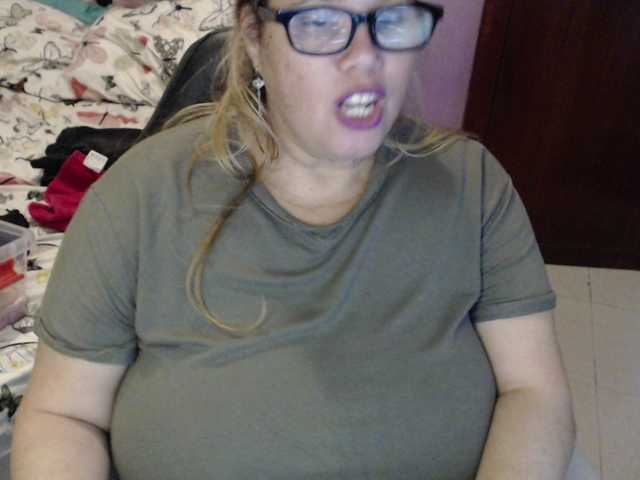 ElizabethTaylor8's BongaCams show and profile