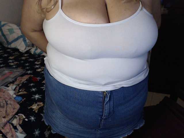 ElizabethTaylor8's BongaCams show and profile