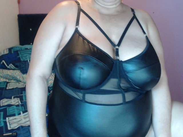 ElizabethTaylor8's BongaCams show and profile