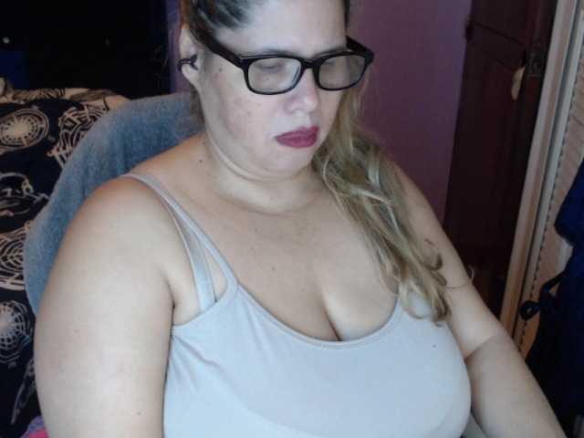 ElizabethTaylor8's BongaCams show and profile