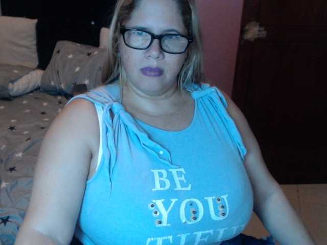 ElizabethTaylor8's BongaCams show and profile