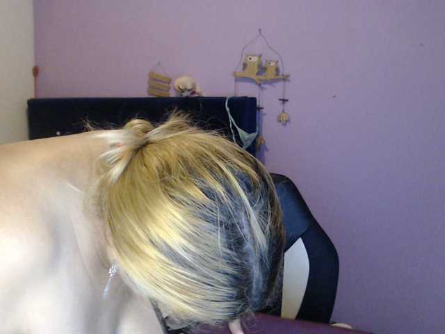 ElizabethTaylor8's BongaCams show and profile