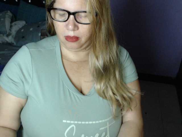 ElizabethTaylor8's BongaCams show and profile