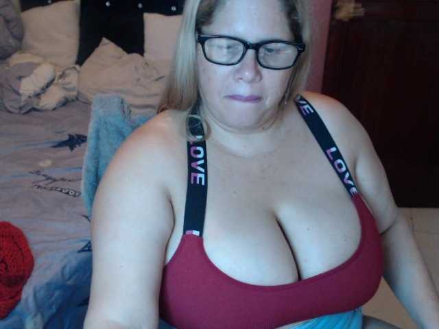 ElizabethTaylor8's BongaCams show and profile