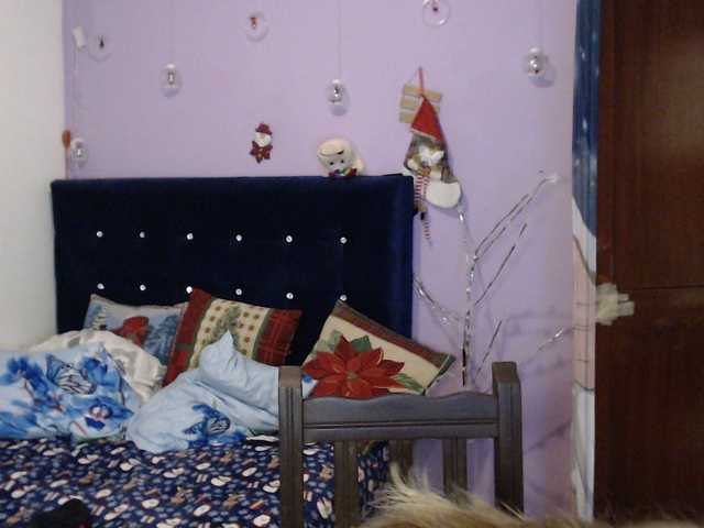 ElizabethTaylor8's BongaCams show and profile