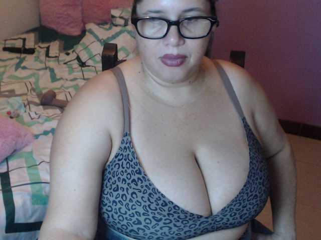 ElizabethTaylor8's BongaCams show and profile