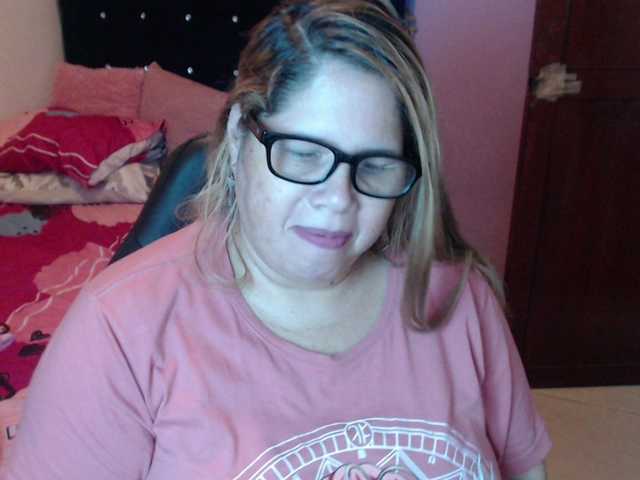 ElizabethTaylor8's BongaCams show and profile