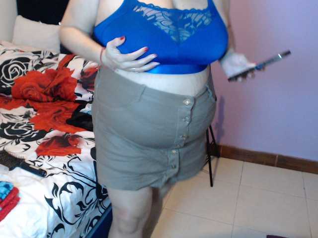 ElizabethTaylor8's BongaCams show and profile