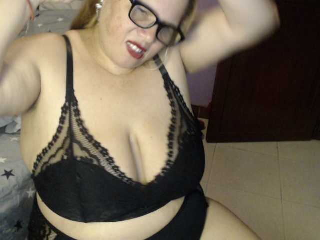 ElizabethTaylor8's BongaCams show and profile