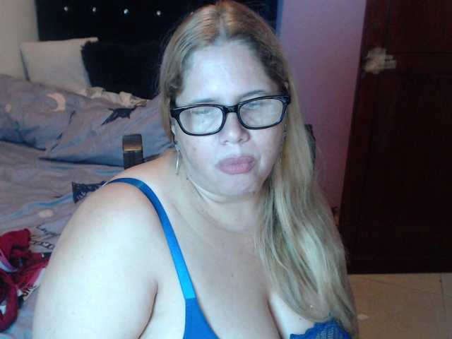 ElizabethTaylor8's BongaCams show and profile