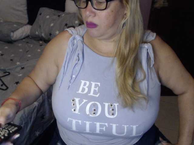 ElizabethTaylor8's BongaCams show and profile