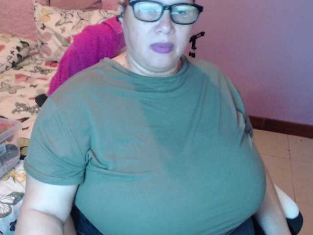 ElizabethTaylor8's BongaCams show and profile