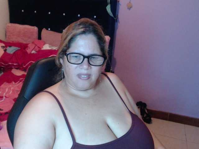 ElizabethTaylor8's BongaCams show and profile