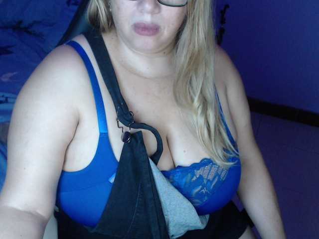 ElizabethTaylor8's BongaCams show and profile