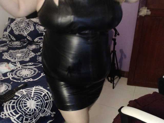 ElizabethTaylor8's BongaCams show and profile