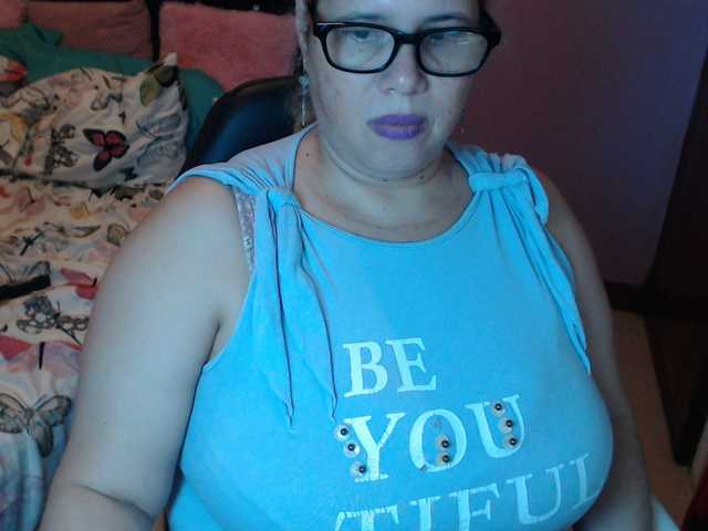ElizabethTaylor8's BongaCams show and profile