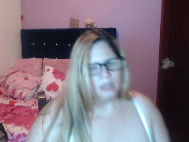 ElizabethTaylor8's BongaCams show and profile