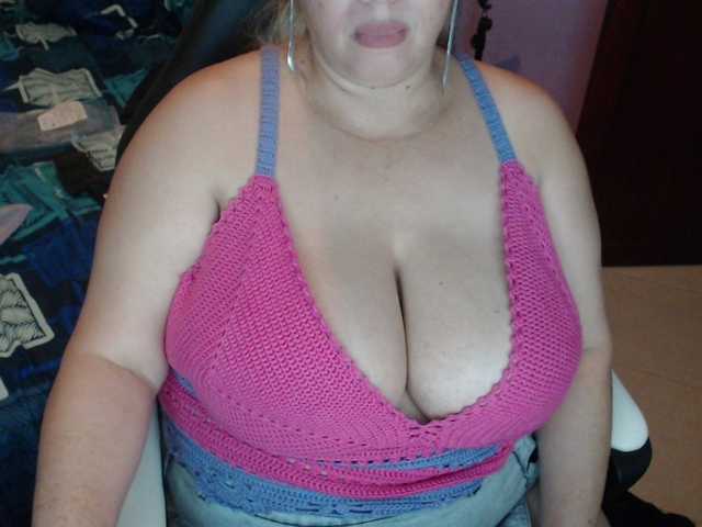 ElizabethTaylor8's BongaCams show and profile