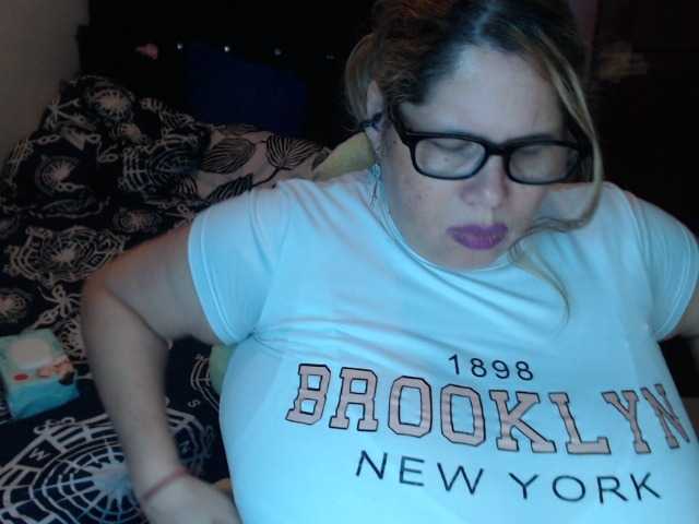 ElizabethTaylor8's BongaCams show and profile