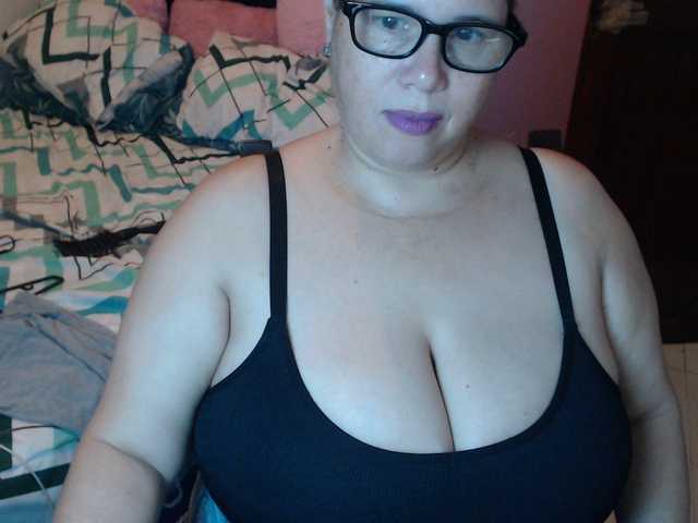 ElizabethTaylor8's BongaCams show and profile