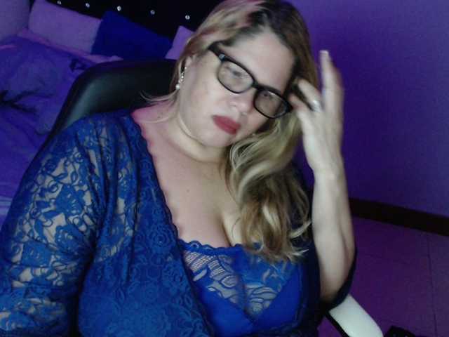 ElizabethTaylor8's BongaCams show and profile