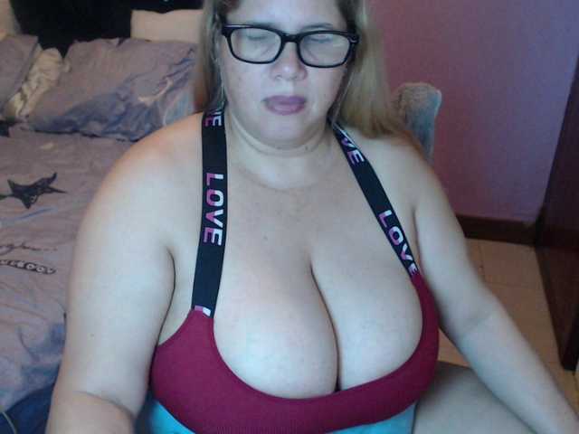 ElizabethTaylor8's BongaCams show and profile