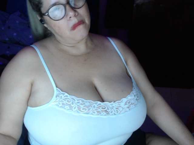 Masturbate to ElizabethTaylor8, she wants to masturbate for you ElizabethTaylor8 from BongaCams