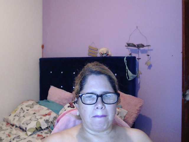 ElizabethTaylor8's BongaCams show and profile