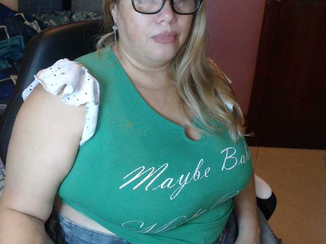 ElizabethTaylor8's BongaCams show and profile