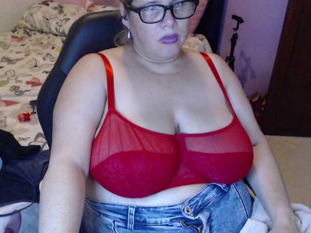 ElizabethTaylor8's BongaCams show and profile