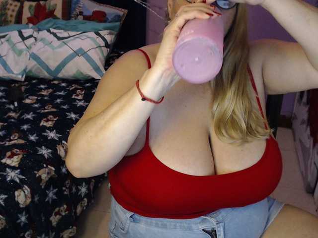 ElizabethTaylor8's BongaCams show and profile