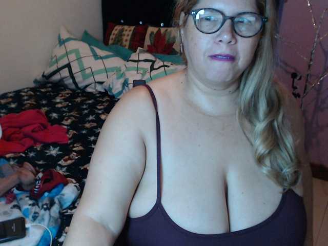 ElizabethTaylor8's BongaCams show and profile