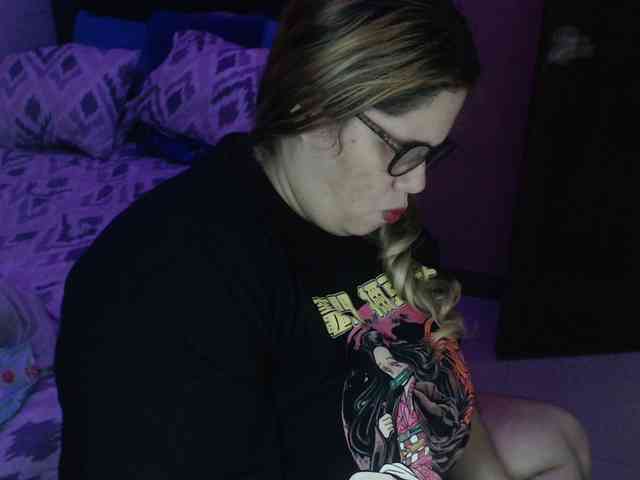 ElizabethTaylor8 Live Webcam on BongaCams