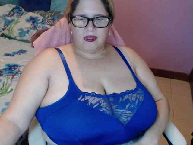 ElizabethTaylor8 Live Webcam on BongaCams