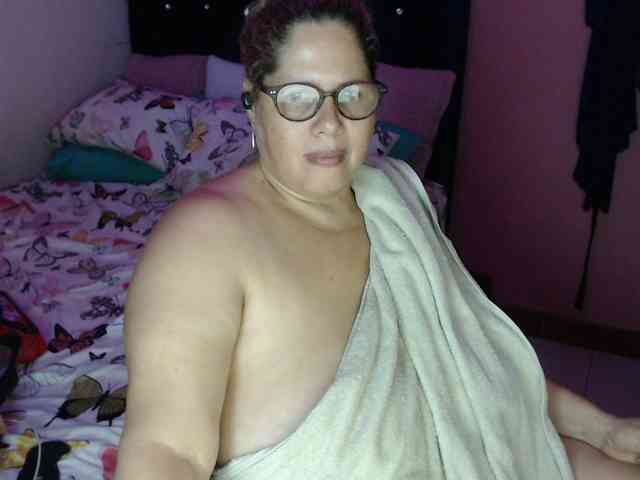 ElizabethTaylor8 Live Webcam on BongaCams