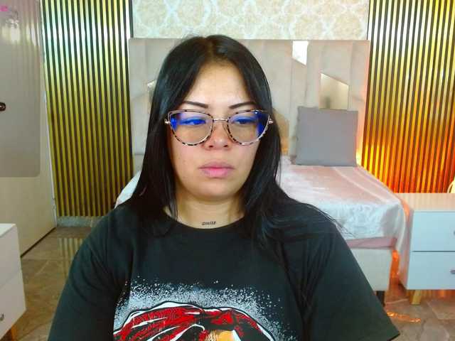 martina-tay's BongaCams show and profile