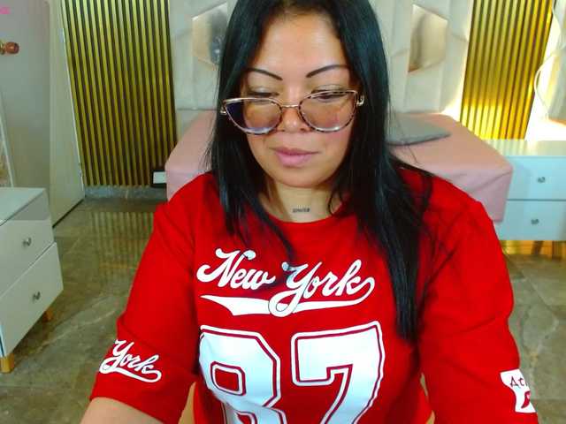 martina-tay webcam bongacams model stream image