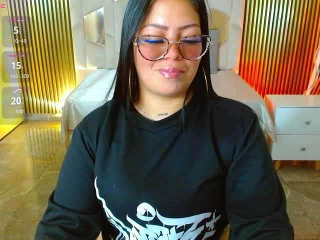 martina-tay's BongaCams show and profile