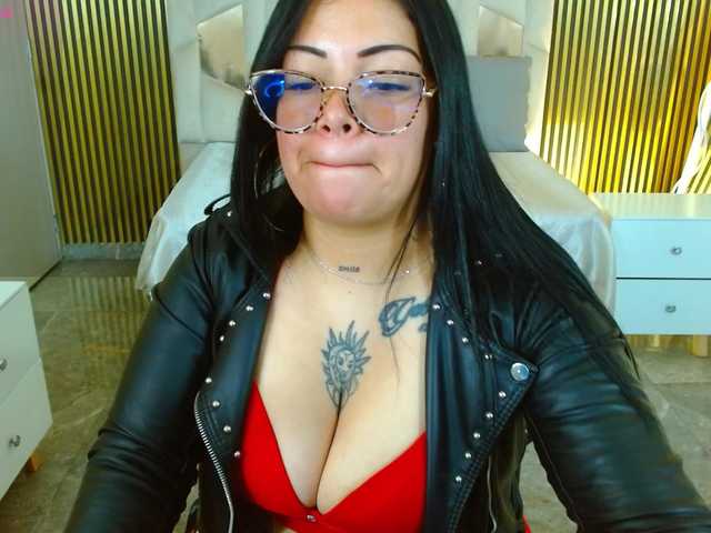 martina-tay's BongaCams show and profile