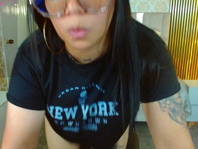 martina-tay's BongaCams show and profile