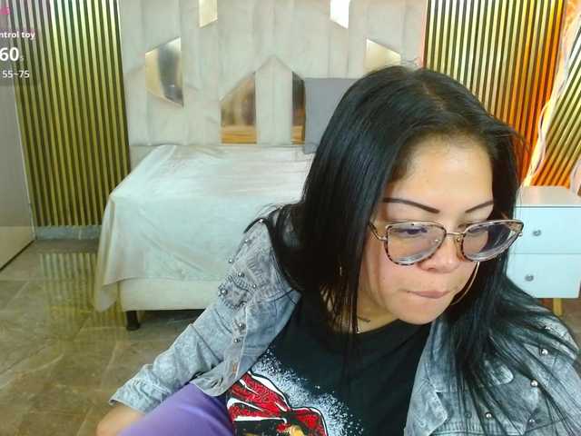 martina-tay's BongaCams show and profile