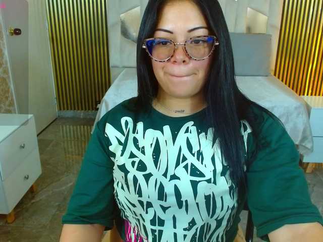 martina-tay's BongaCams show and profile