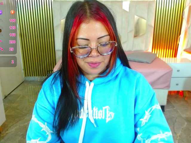 martina-tay webcam bongacams model stream image