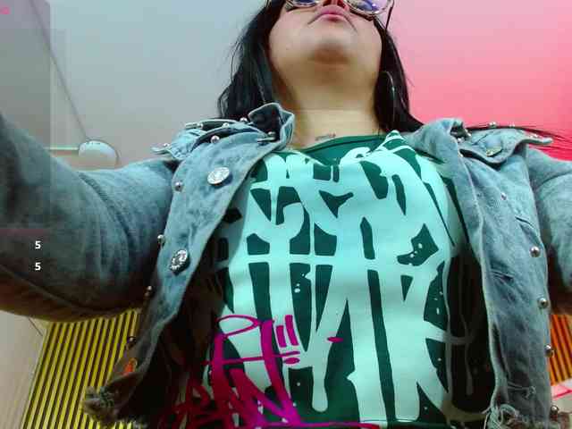 martina-tay martina-tay