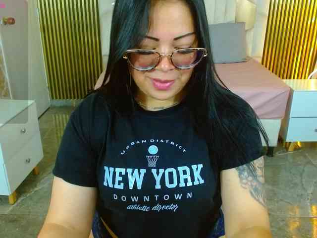 martina-tay Live Webcam on BongaCams