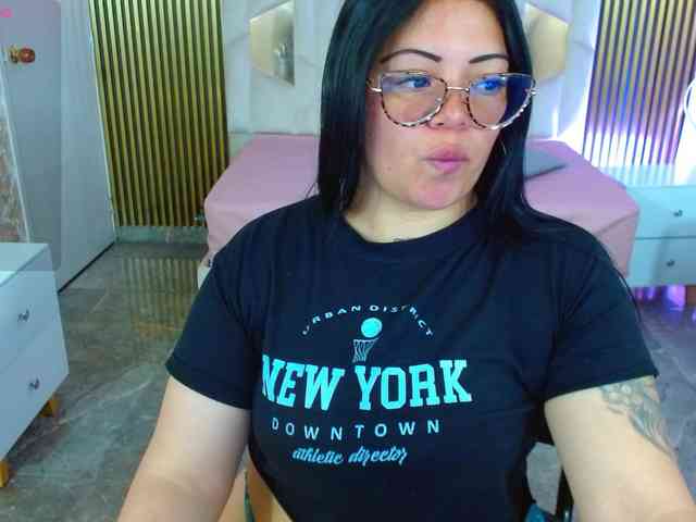 martina-tay martina-tay