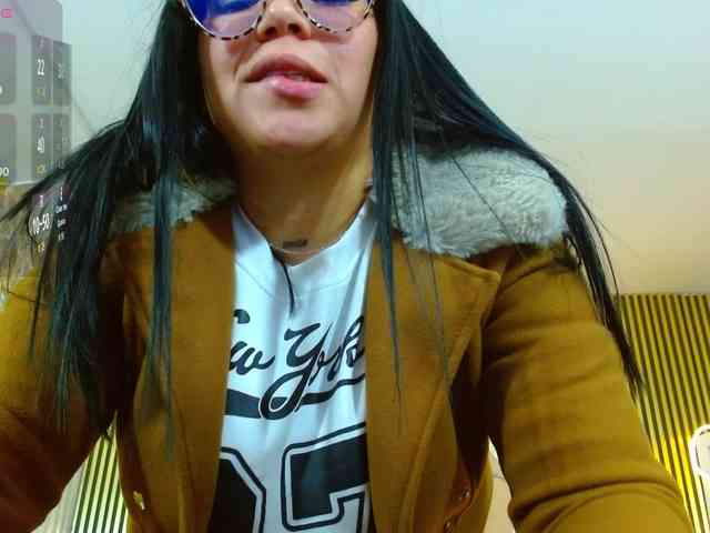 martina-tay Live Webcam on BongaCams