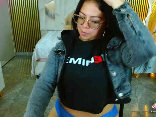 martina-tay martina-tay