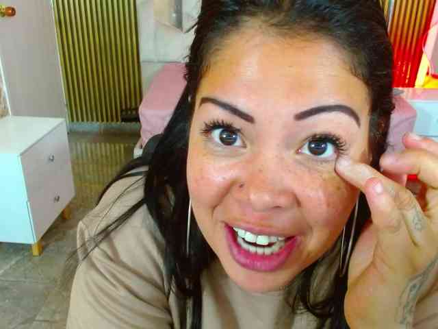 martina-tay martina-tay